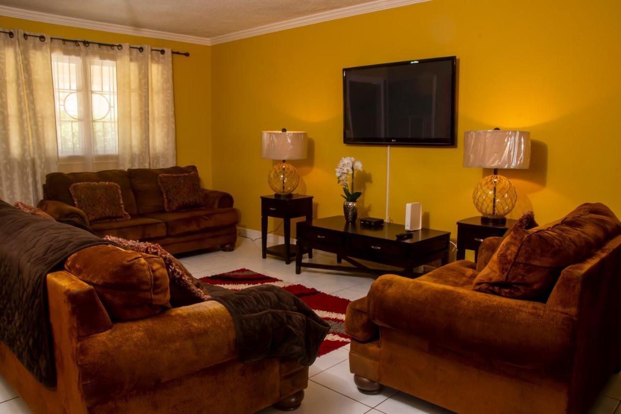 Vacation Getaway In Mango Walk Country Club Lejlighed Montego Bay Eksteriør billede