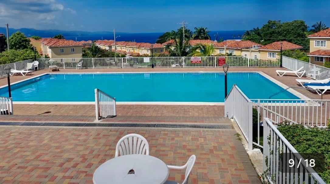 Vacation Getaway In Mango Walk Country Club Lejlighed Montego Bay Eksteriør billede